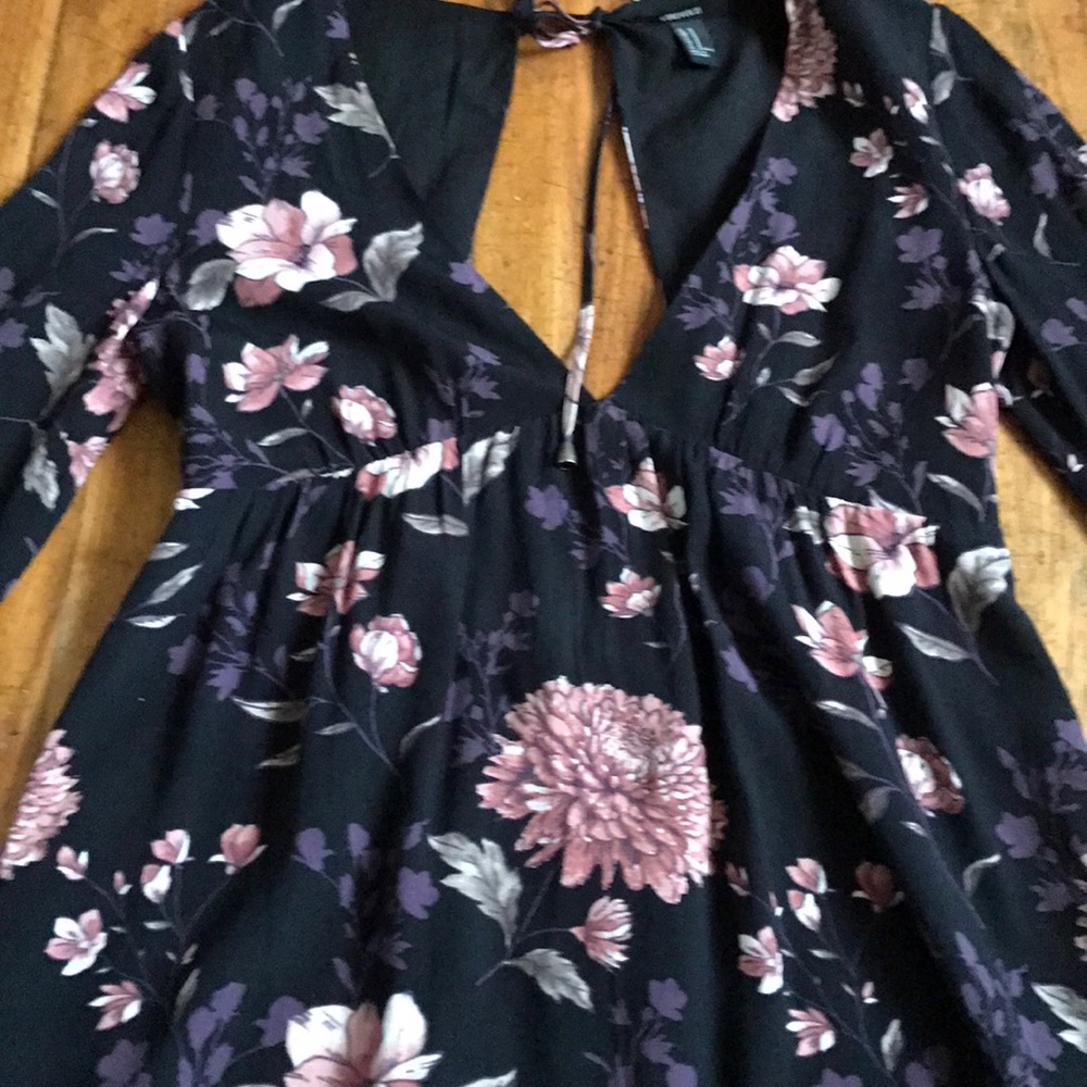 Dress - Picture 2 of 3